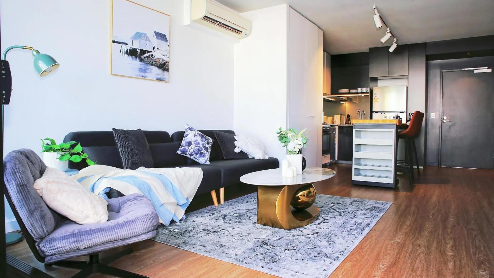 Modern 2Br At A Prime Location With Balcony Apartment Brisbane