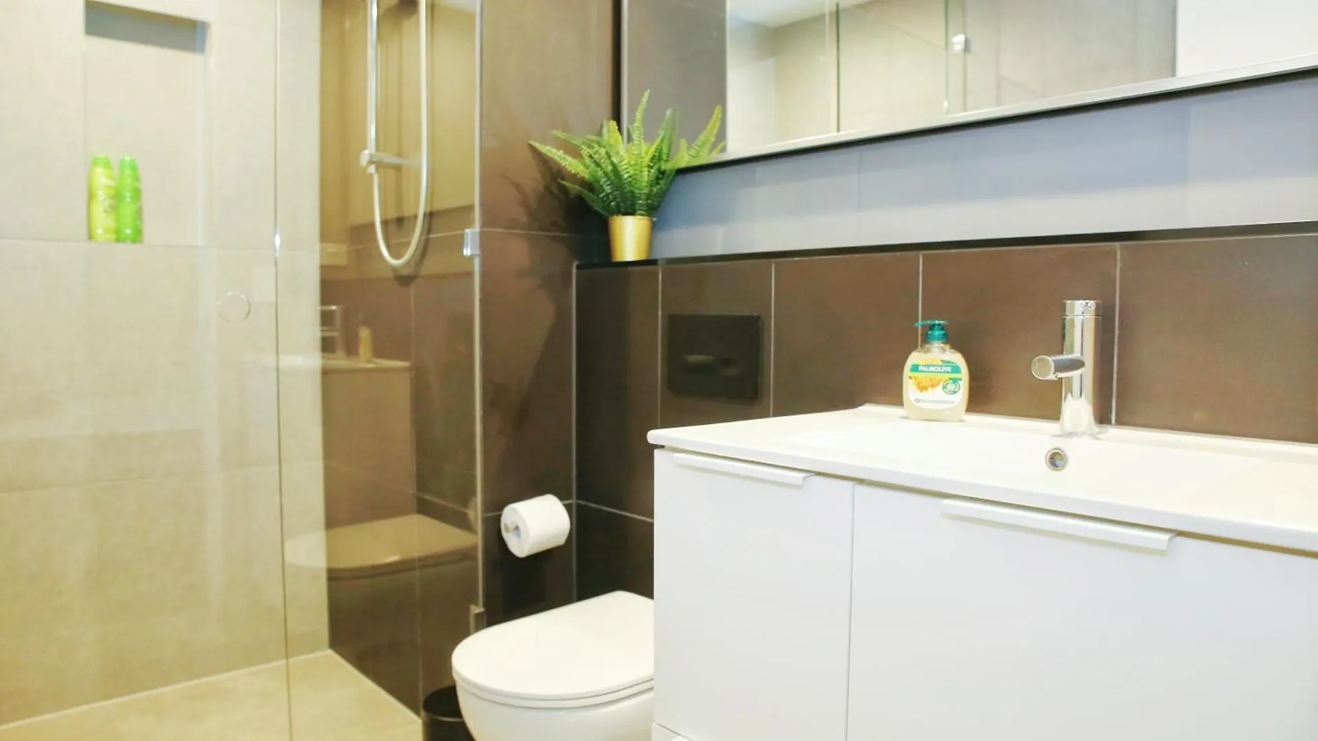 Modern 2Br At A Prime Location With Balcony Apartment Brisbane Australia