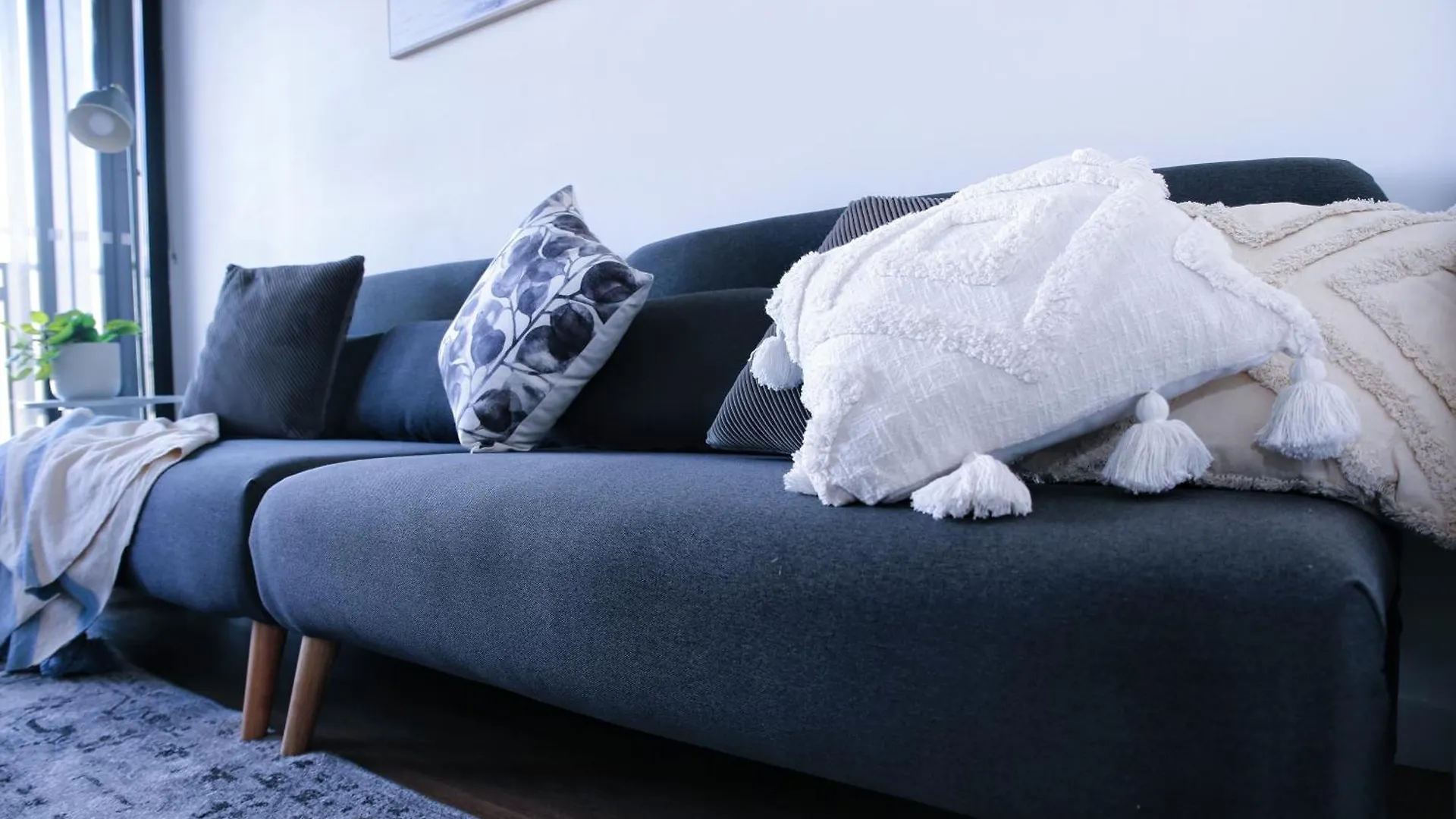 Апартаменты Modern 2Br At A Prime Location With Balcony Брисбен
